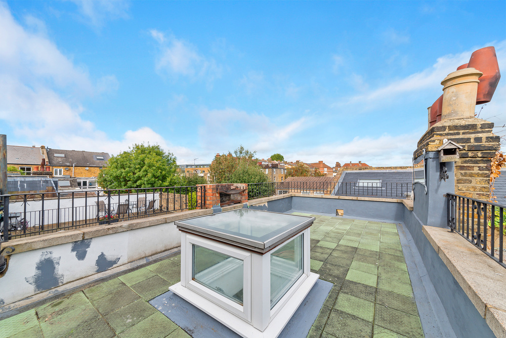 house or flat for sale or rent in south west London